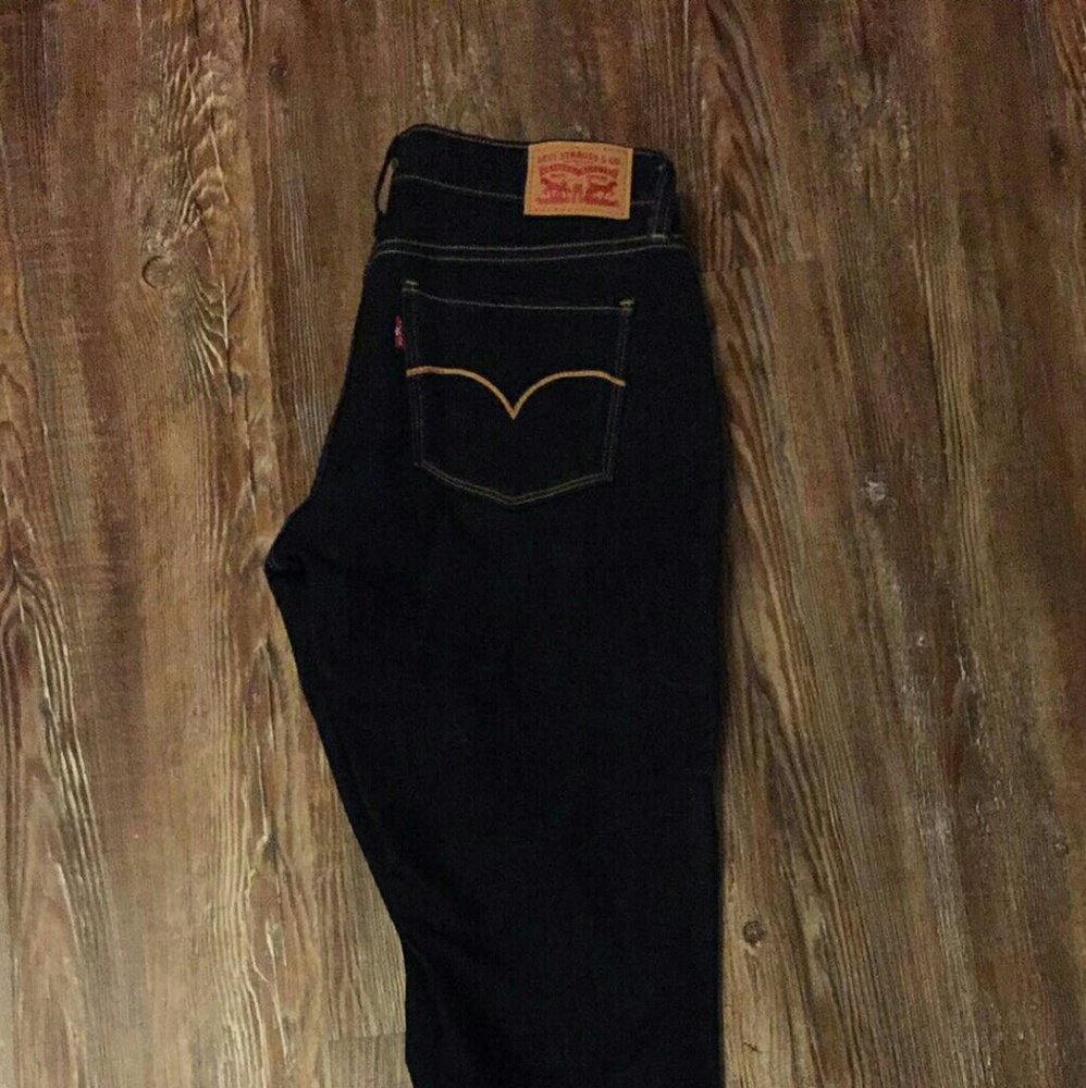 Levis